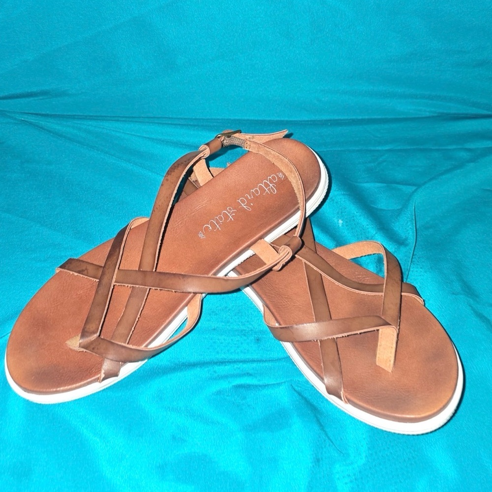 Altar’d State Brown Strappy Flat Sandals Size 9 Crisscrossing Straps
